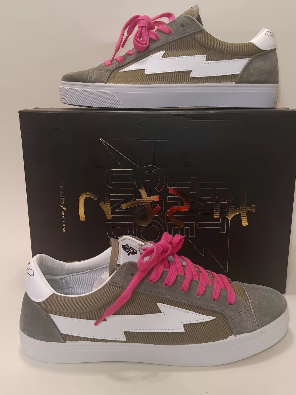Athletic Low-Top Sneakers in Olive with Pink Laces - Unbranded